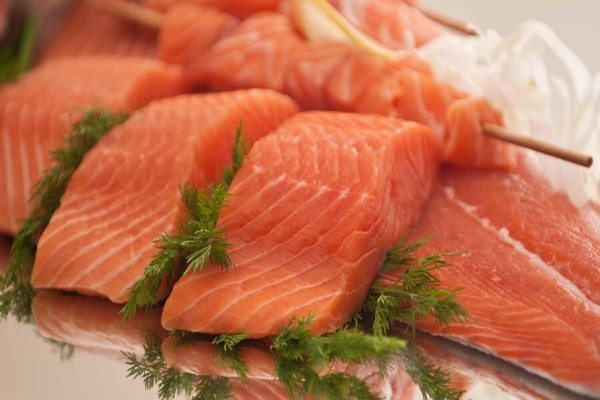 Giá trị dinh dưỡng của cá hồi: Những lưu ý khi sử dụng cá hồi